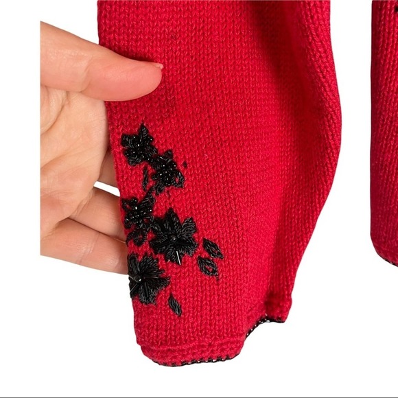 Vintage red black floral embroidered beaded button front cardigan sweater - Picture 4 of 9